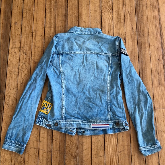 Madewell women’s denim jacket with patches.  Size small. - Picture 3 of 3